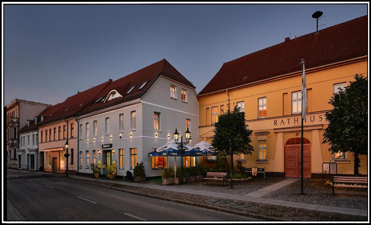 Ratskeller Hotel & Restaurant Линдов Экстерьер фото